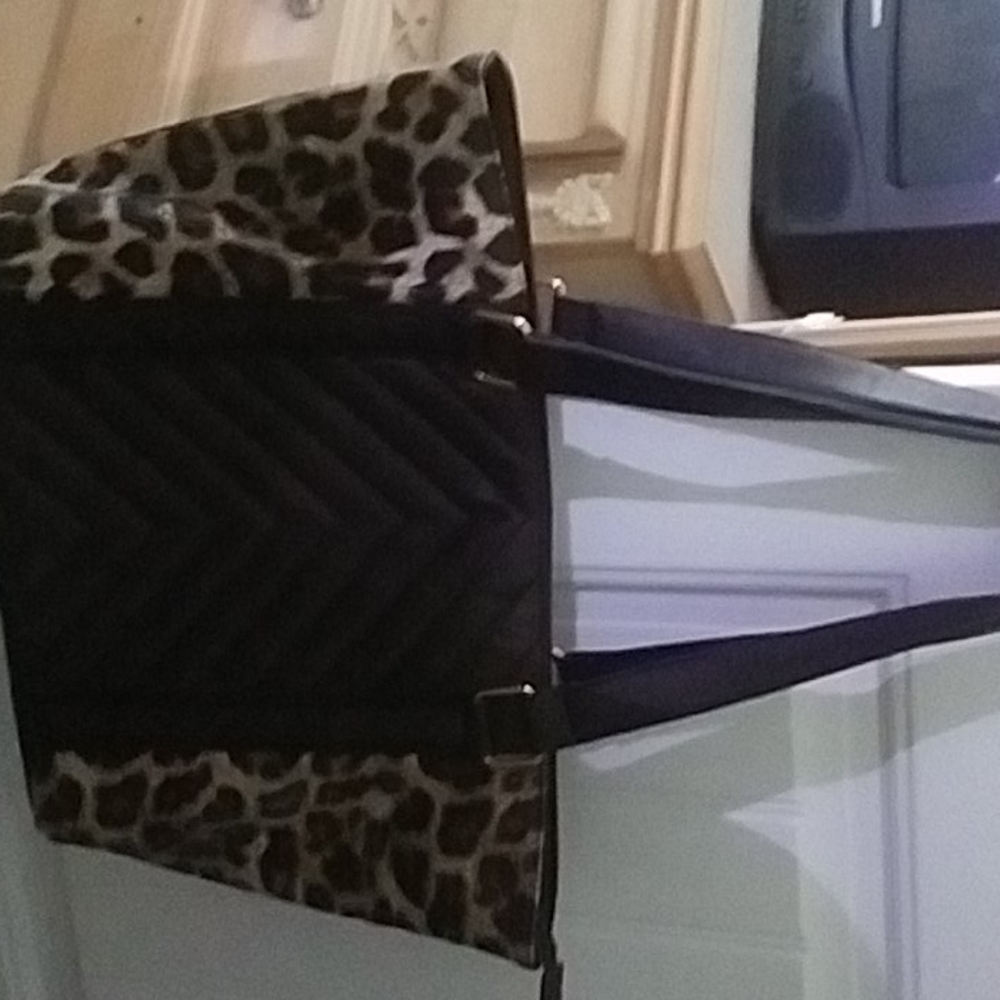 Handbag - Picture 3 of 4